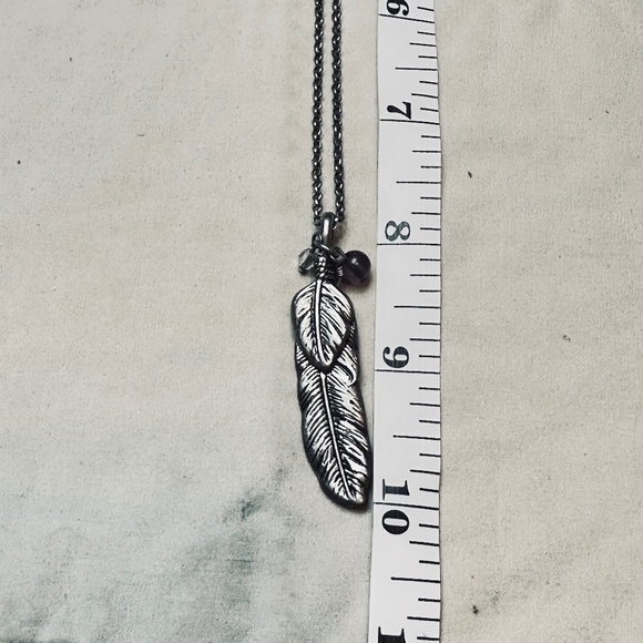 Silver Tone Double Feather Pendant w/Beads, Clear Quartz, Fluorite & Glass EUC - Picture 9 of 15